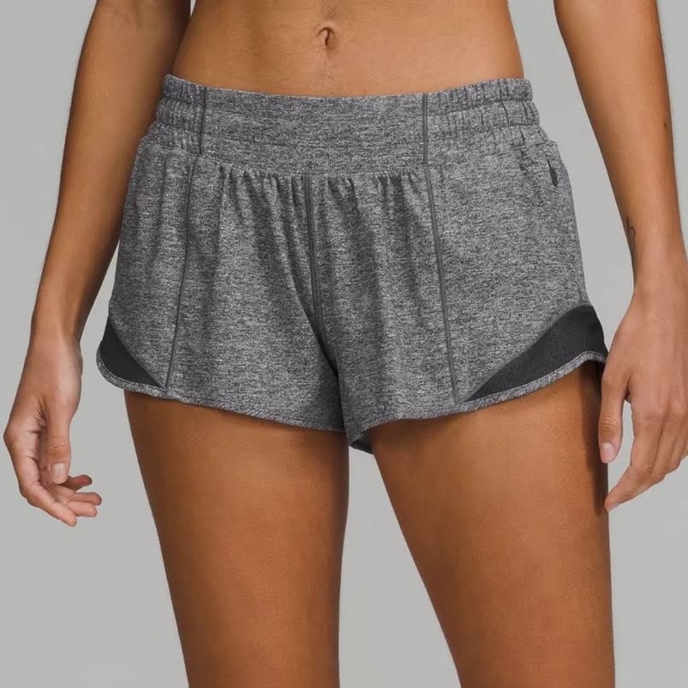 Lululemon Hotty Hot Low-Rise Lined Short 2.5"
